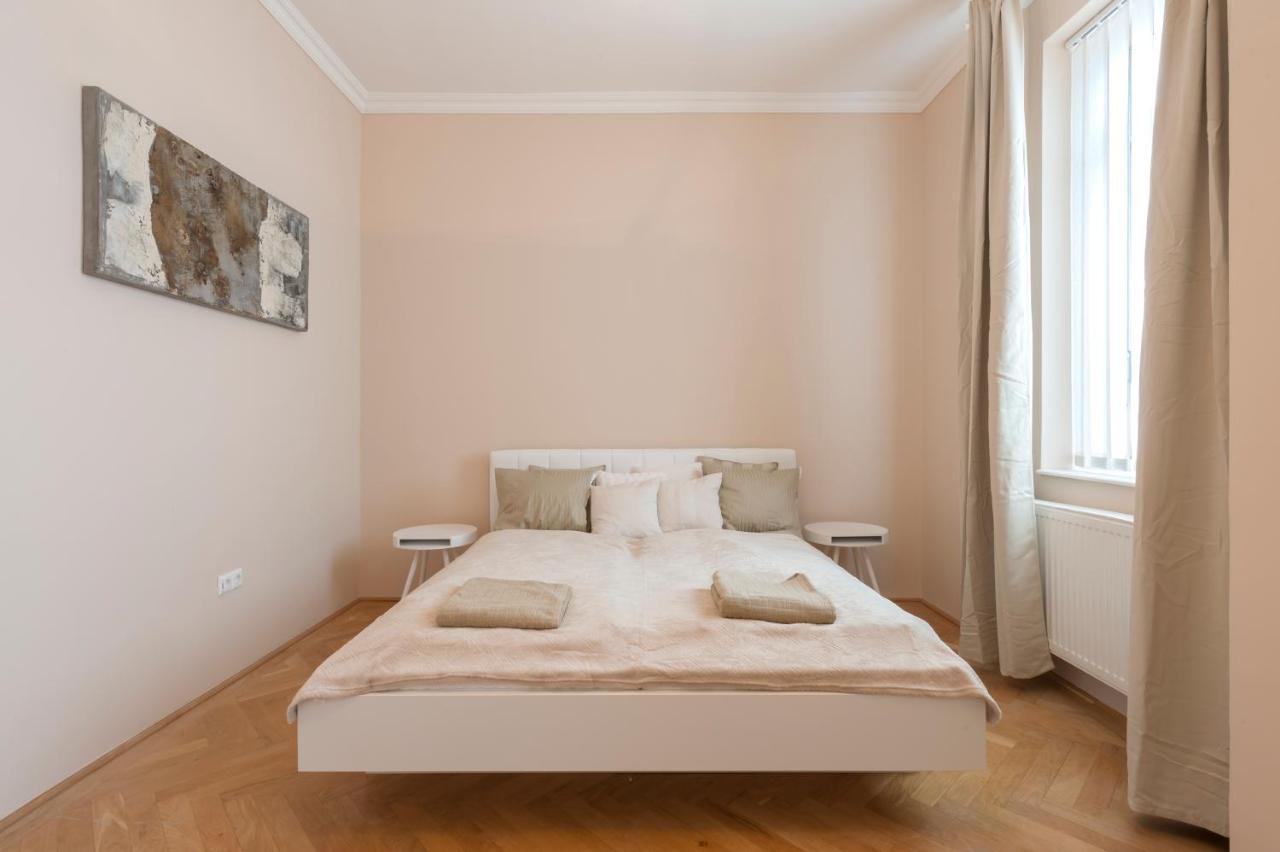 Opera & Basilica 2 Bedrooms With Balcony Budapest Exterior foto